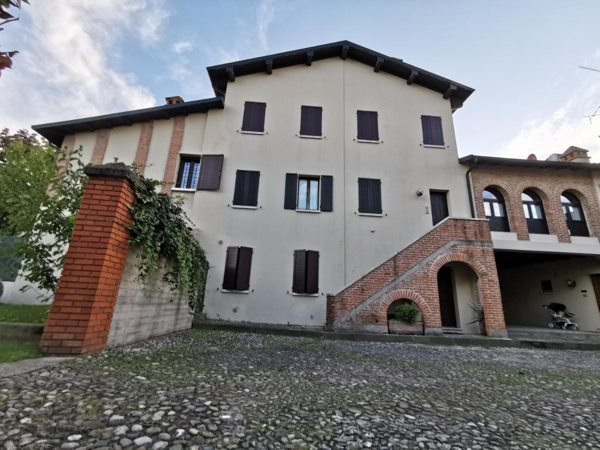 Casa Carolina: King Size Bed Across From Golden Beach Desenzano del Garda Ngoại thất bức ảnh